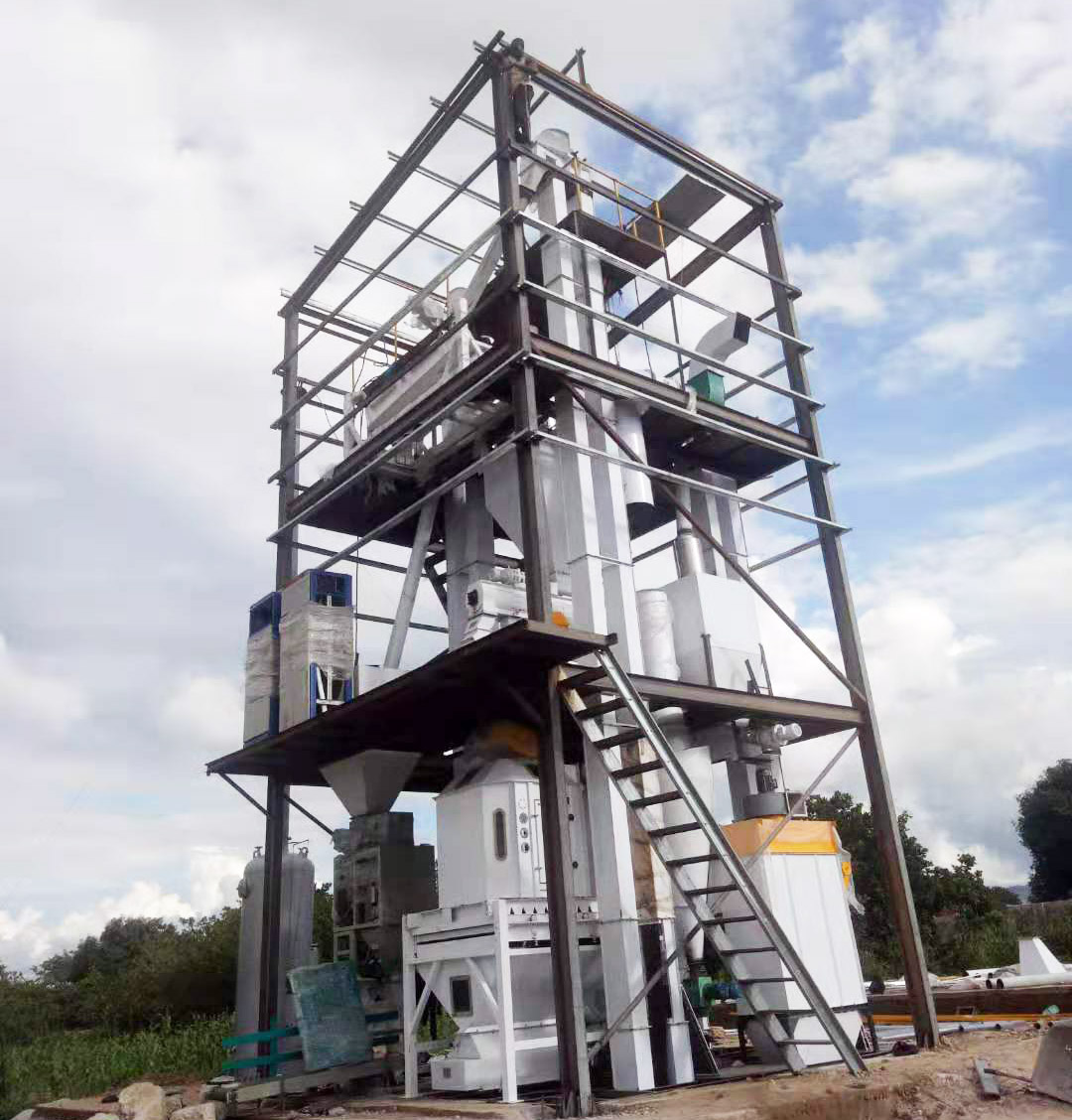 Animal feed pellet machine